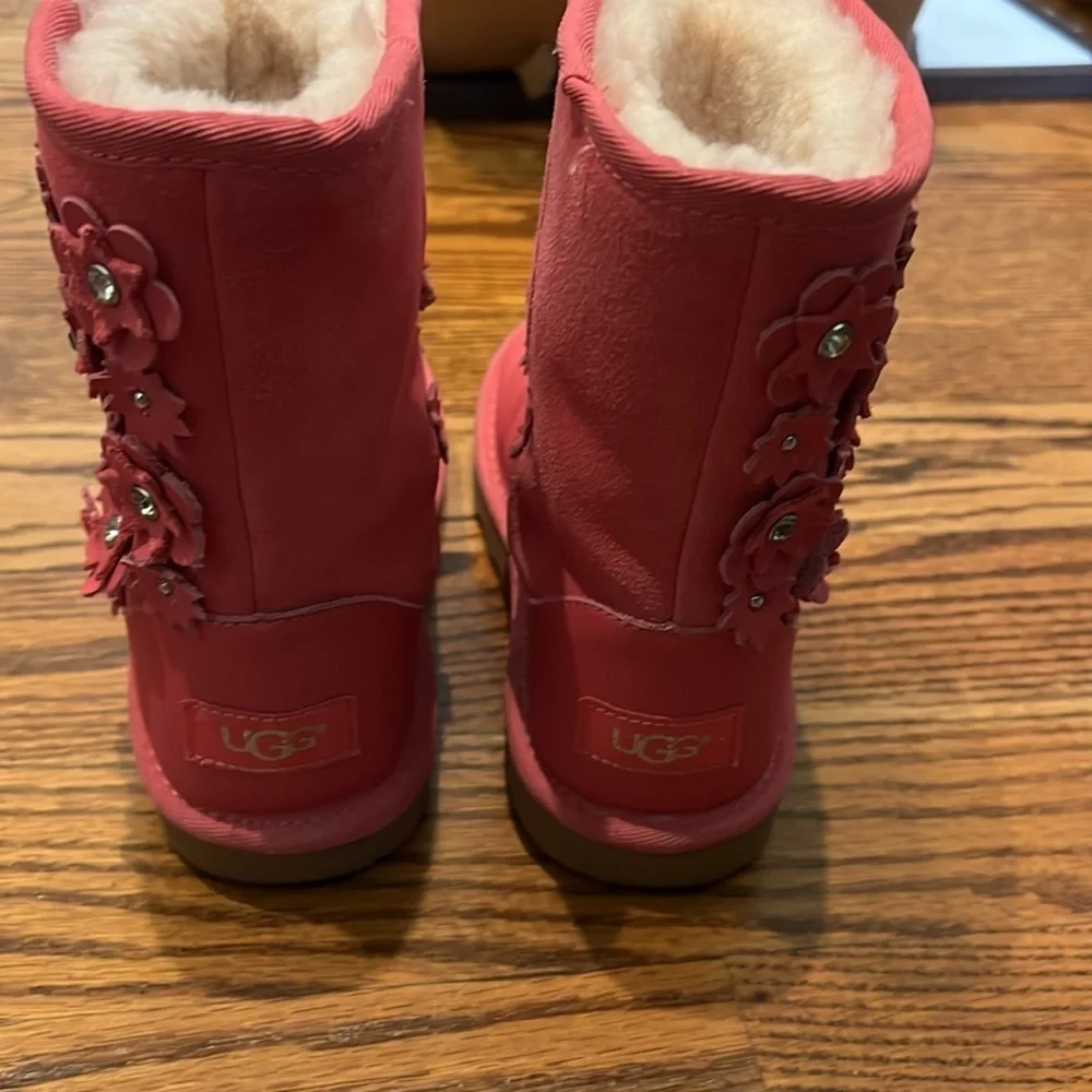 UGG Australia Classic Short II Pink Petal Pull-On Suede Leather Boots Size 3